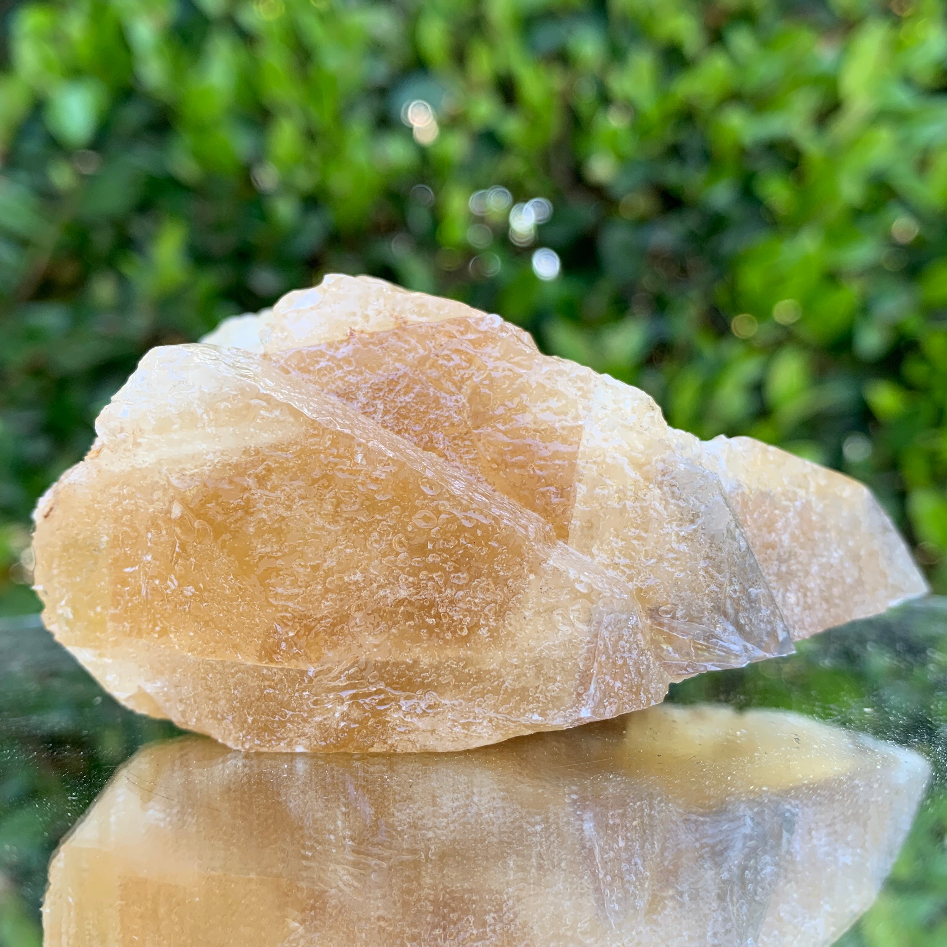 198.0g 9x5x5cm Gold Yellow Honey Calcite from China