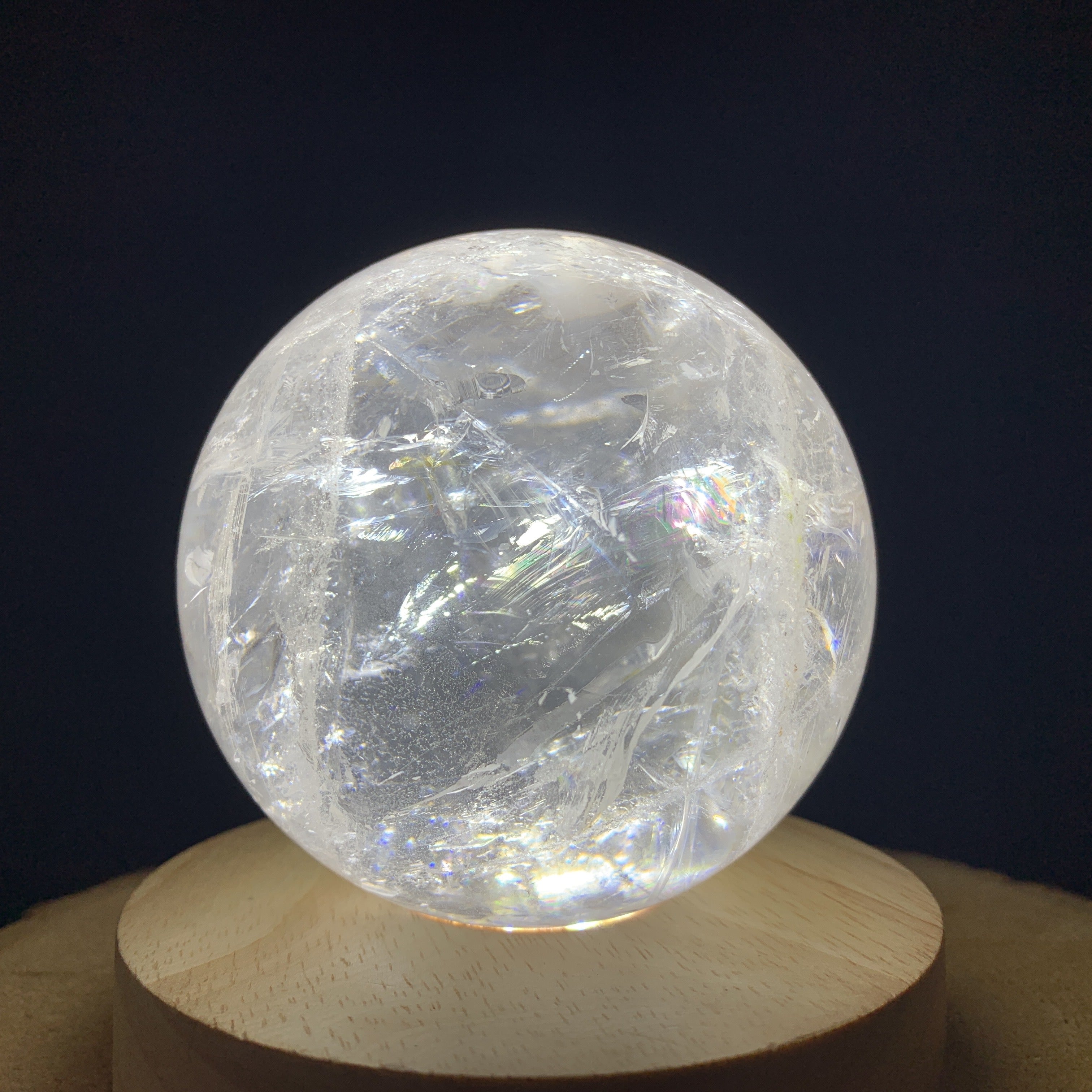 818g 8x8x8cm White Clear Quartz Sphere from China