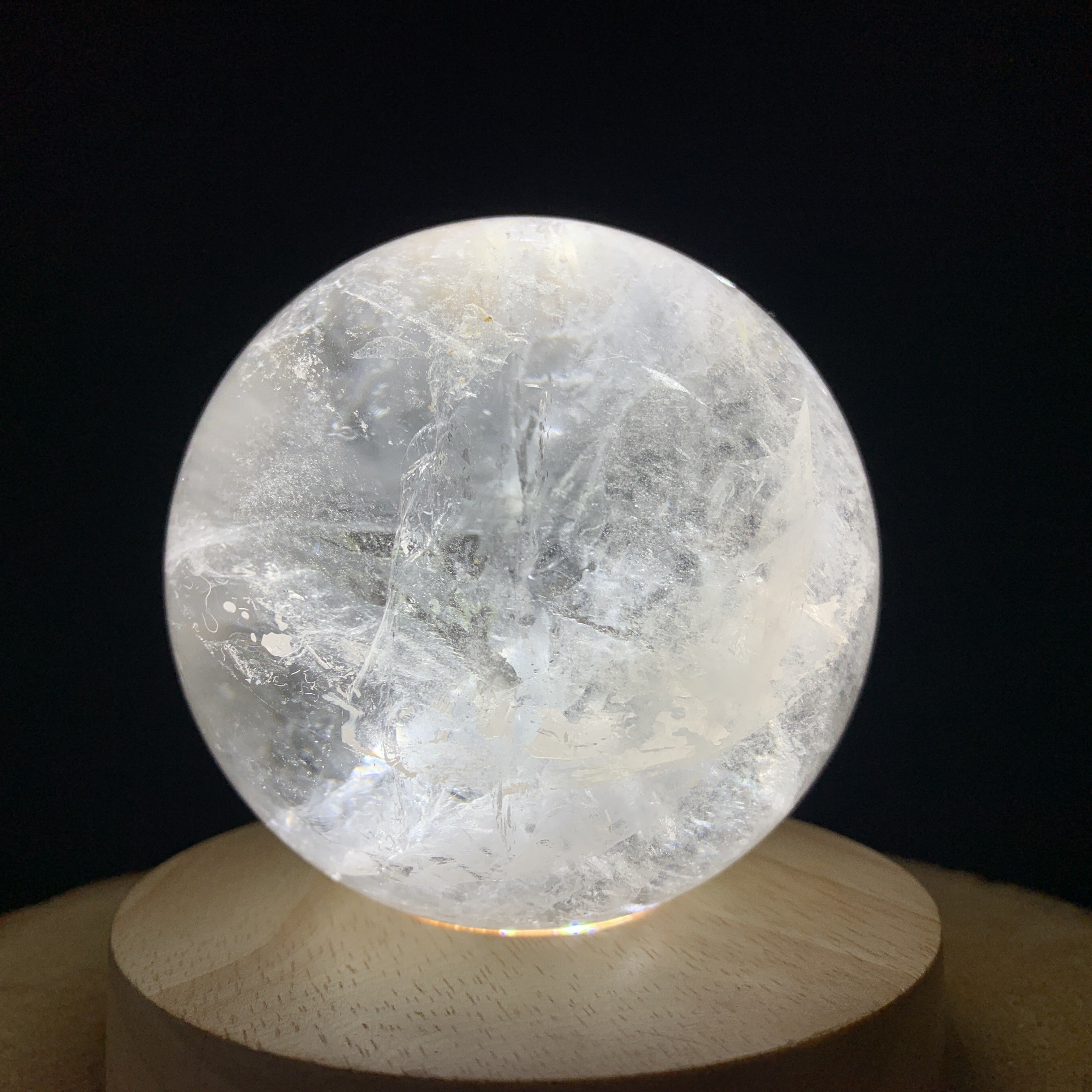854g 8x8x8cm White Clear Quartz Sphere from China