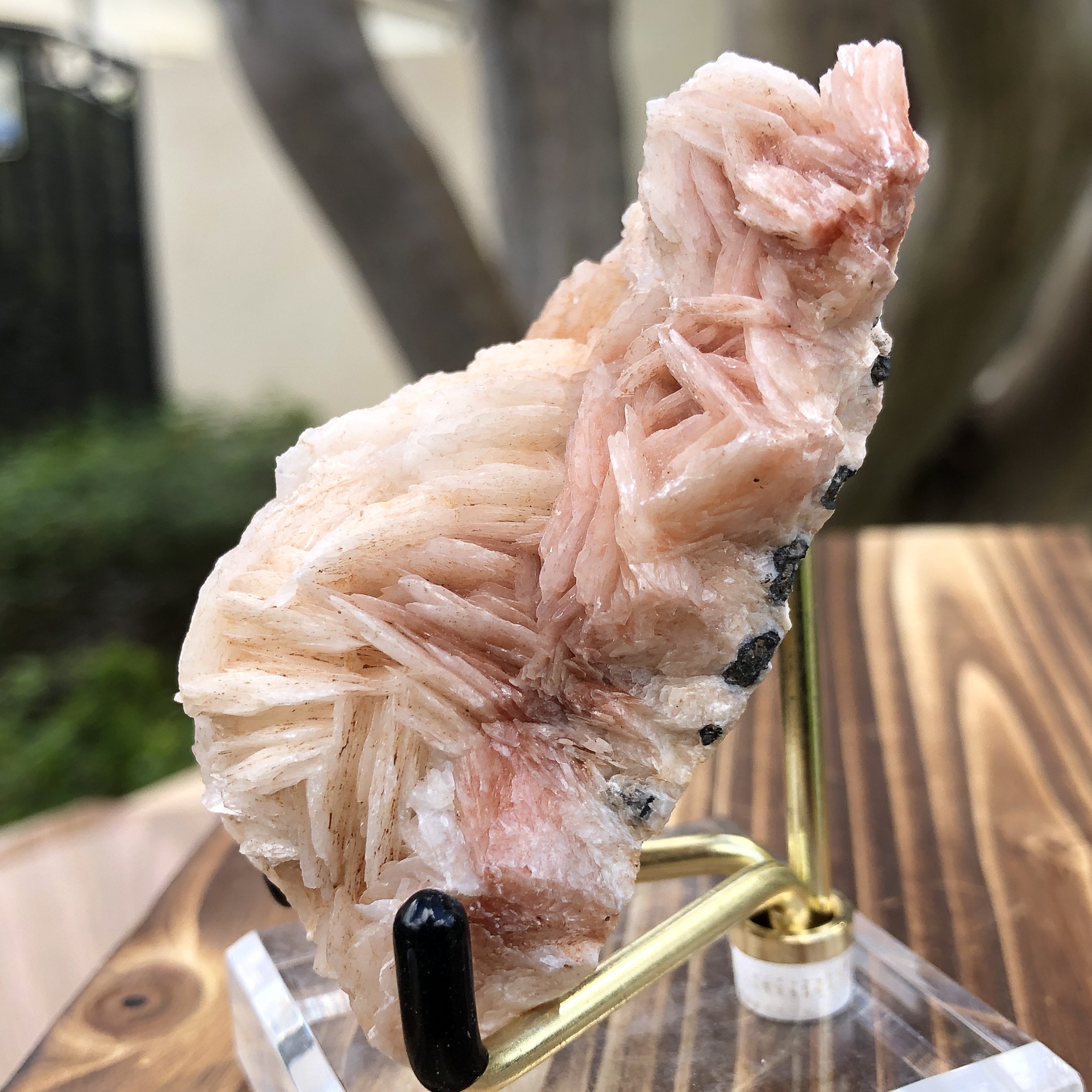 126g 1.5x1.5x3cm Pink Barite from Morocco - Locco Decor