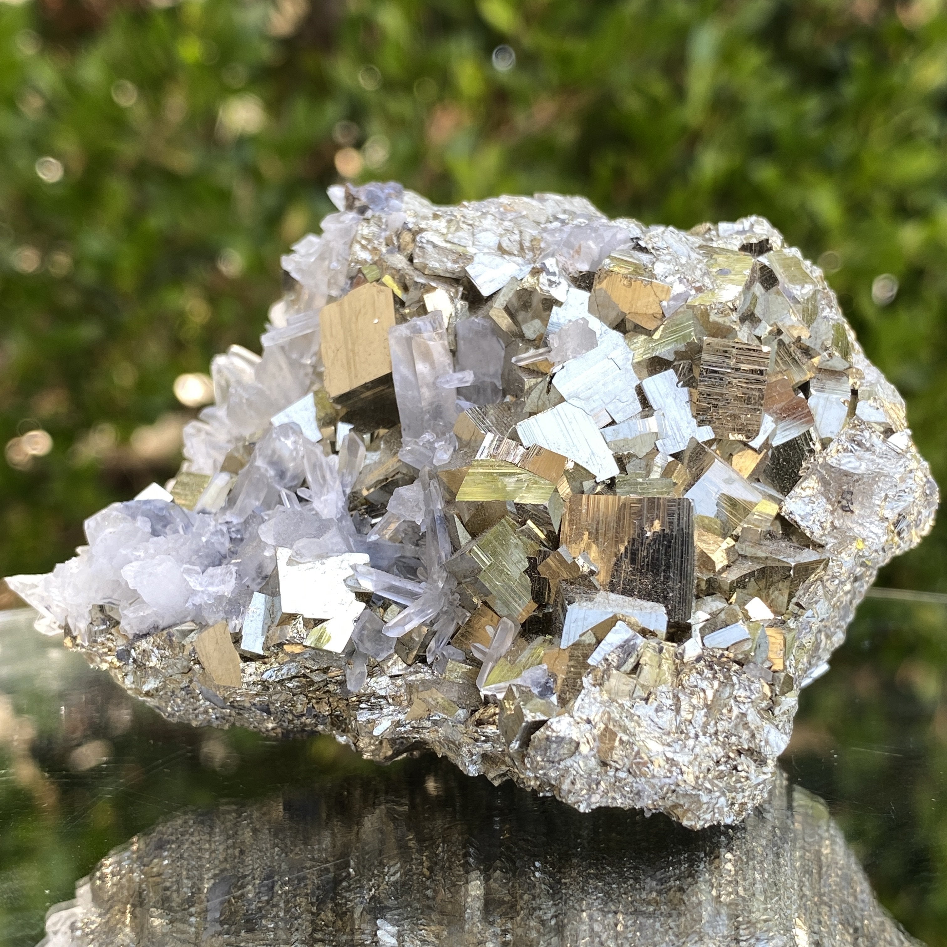 456g 8x7x5cm Gold pyrite with Quartz Galena from Peru - Locco Decor
