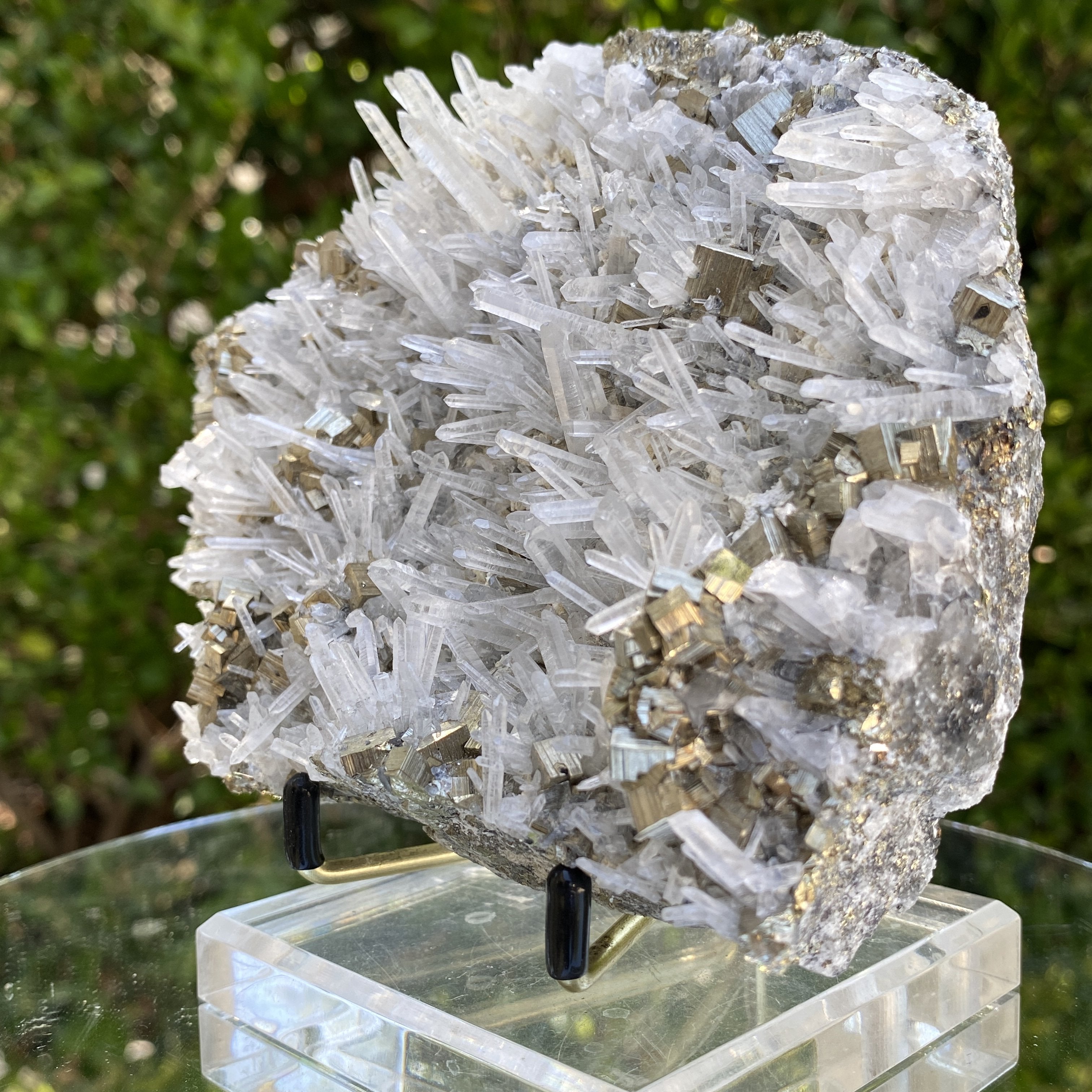 1.03kg 12x12x4cm Gold pyrite with Clear Quartz from Peru - Locco Decor