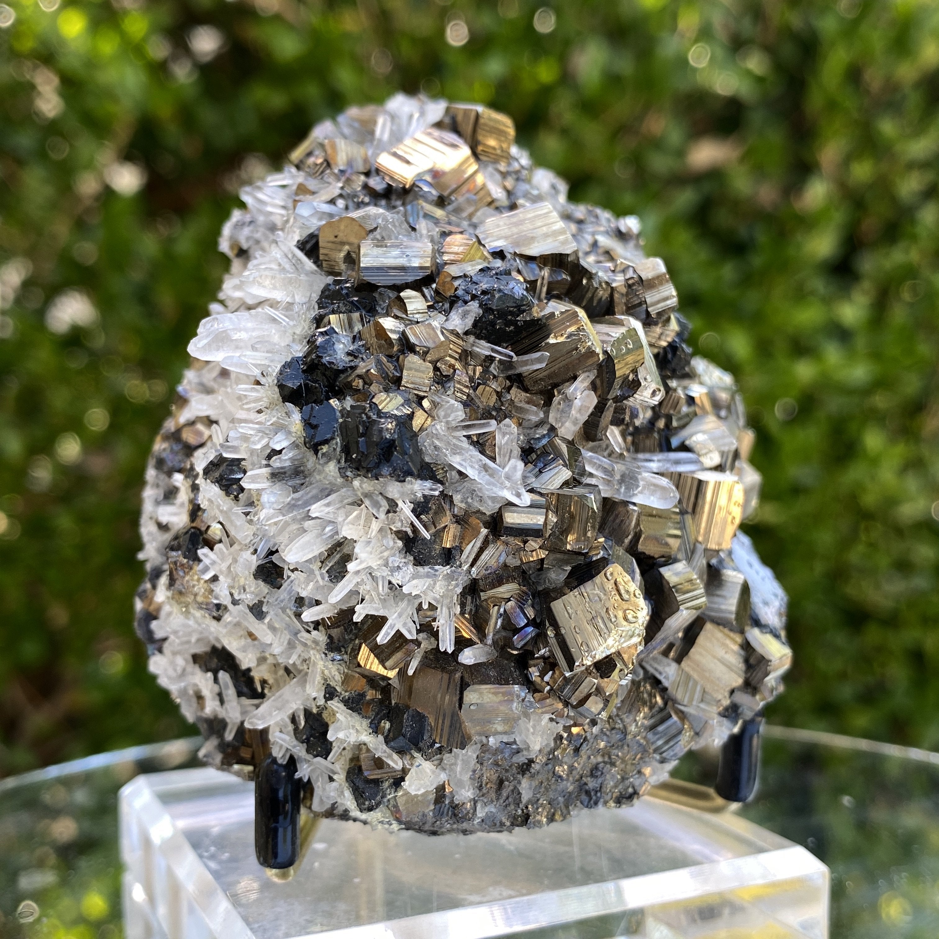 646g 8x8x7cm Gold pyrite with Quartz Galena from Peru - Locco Decor