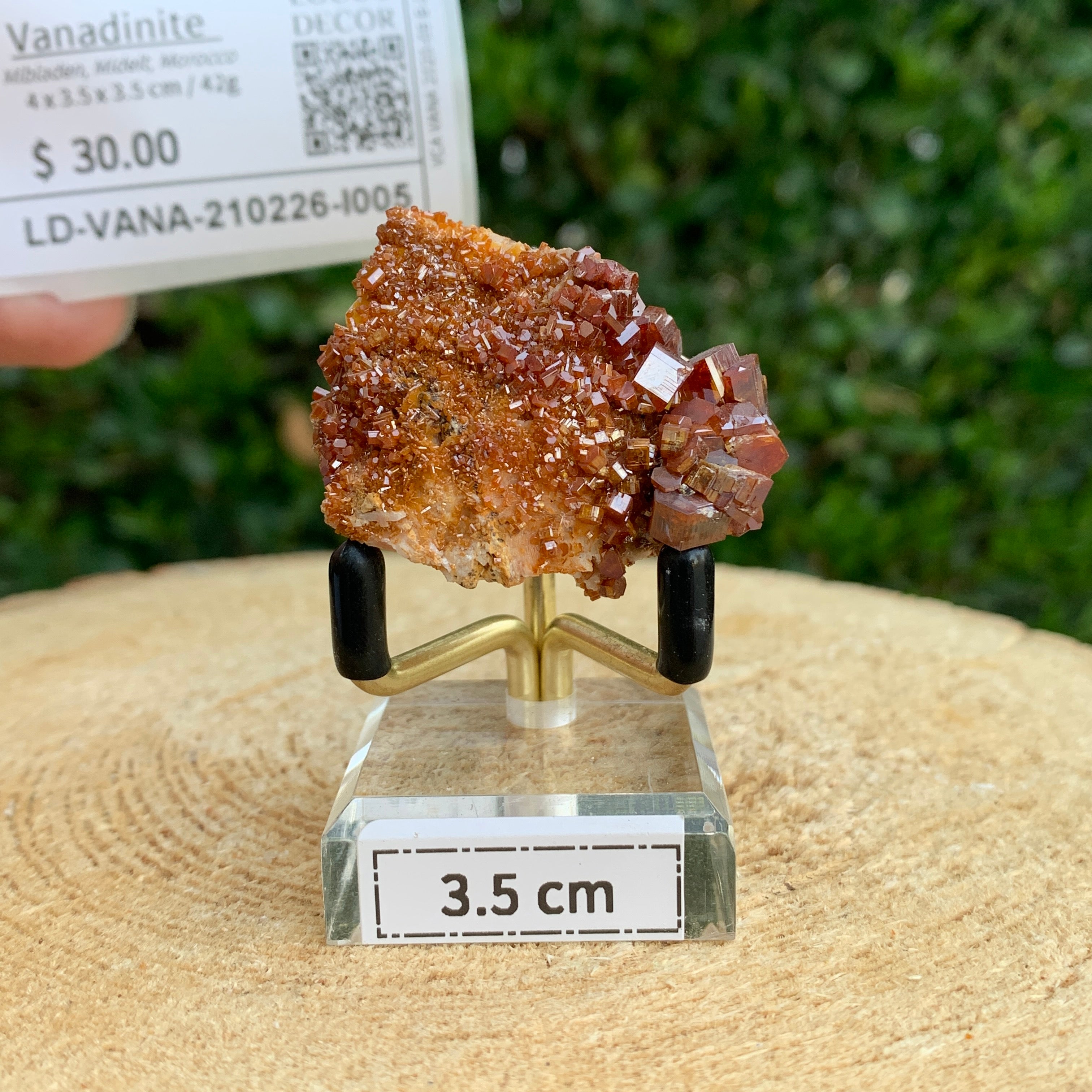 74g 6x3.5x3.5cm Red Vanadinite from Morocco