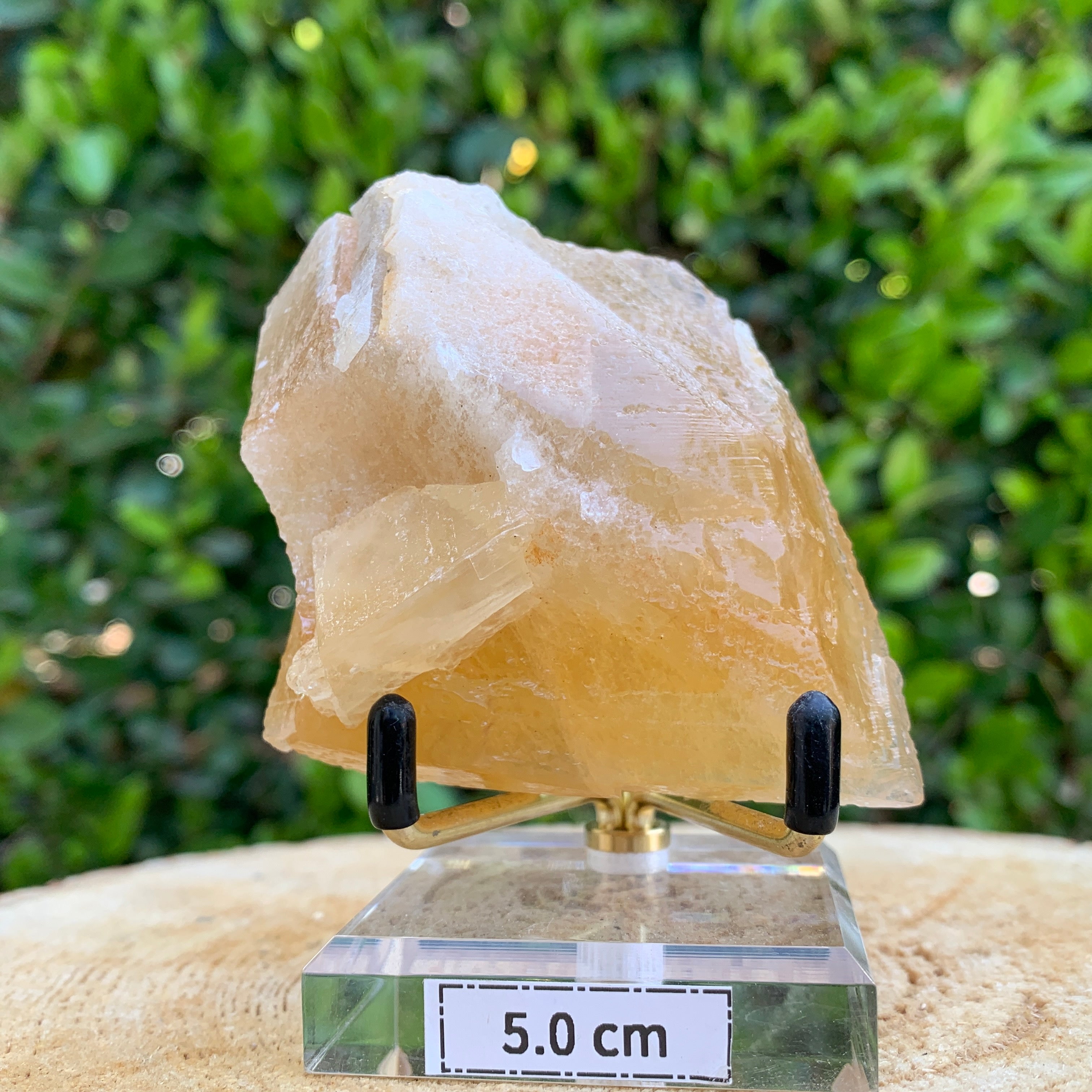 198.0g 8x6x4cm Gold Yellow Honey Calcite from China