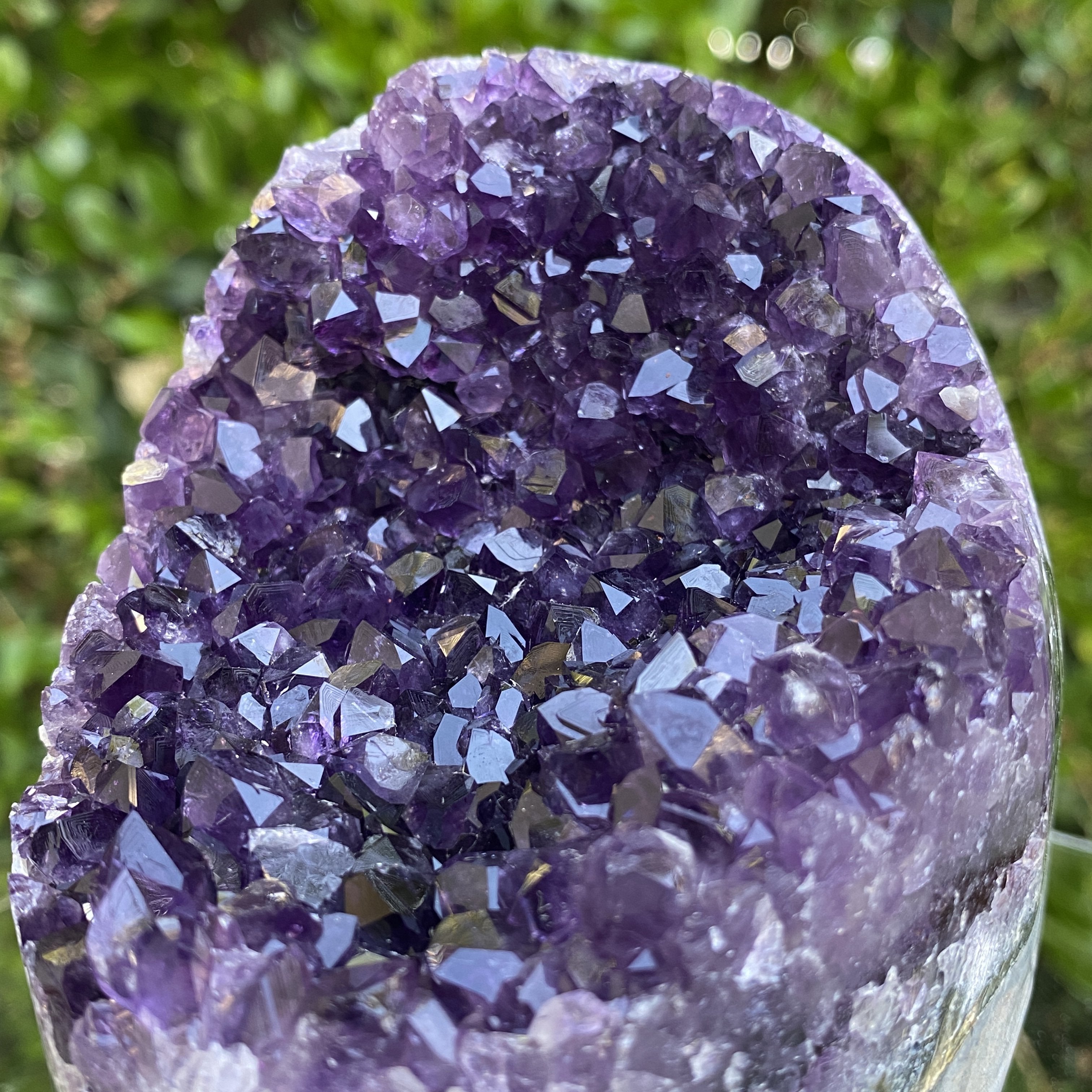 1.064kg 11x10x9cm Grade A+ Big Smooth Crystal Purple Amethyst Geode from Uruguay - Locco Decor